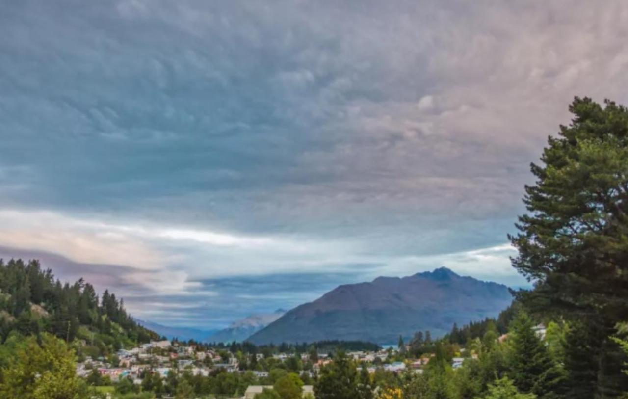 Hot Tub And Views Over Central Queenstown - Entire Holiday House Esterno foto